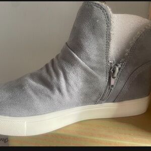 Very G- Gray Ankle Top